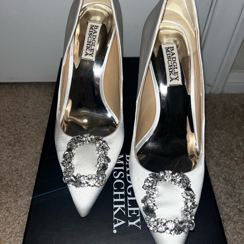 Badgley Mischka
Cher Satin Buckle Cocktail High-Heel Pumps - Picture 3 of 6